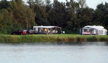 image_comfort-kampeerplaats-aan-het-water-recreatiepark-de-achterste-hoef_overview.jpg